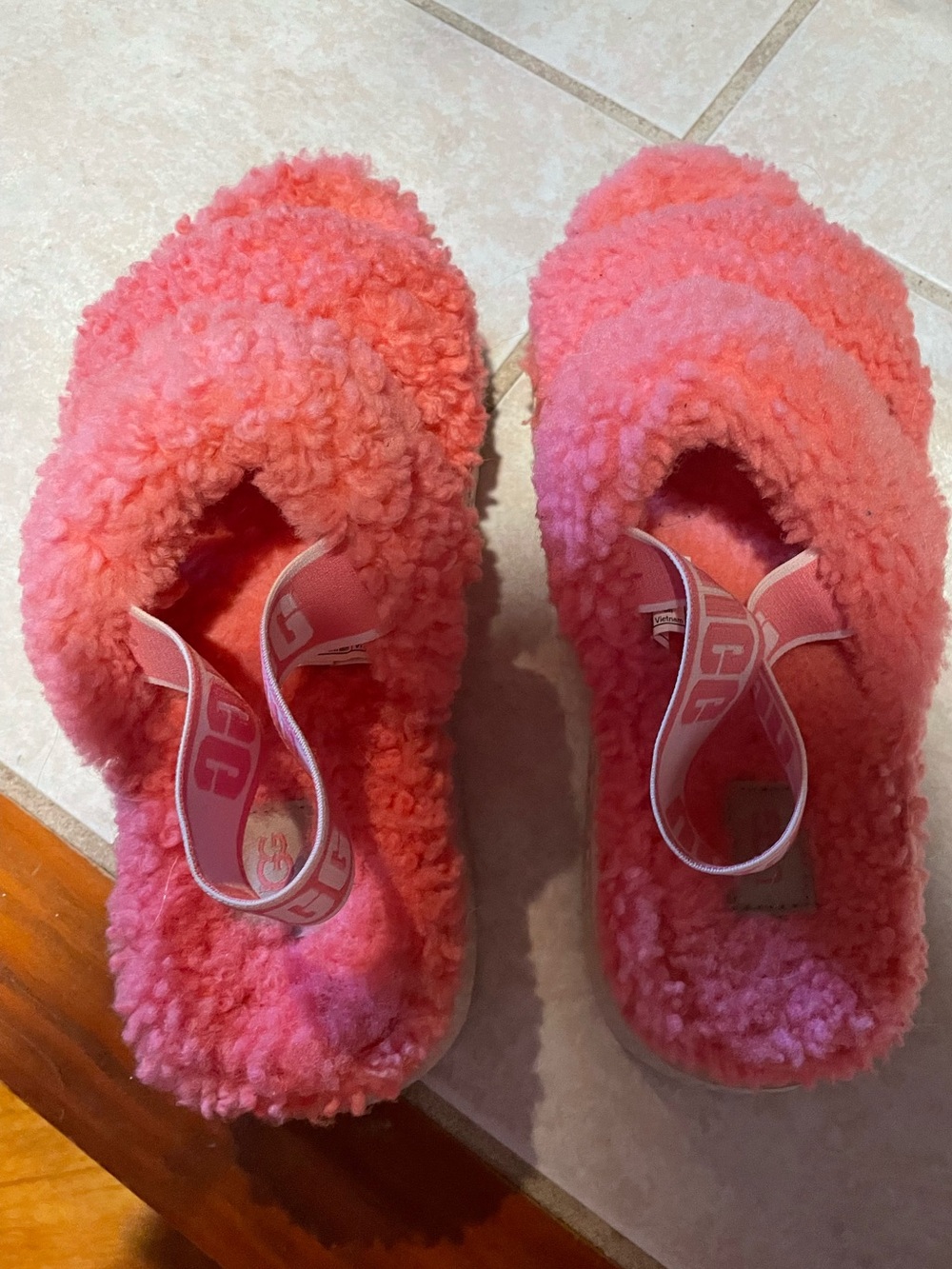Ugg Pink Fuzzy Platform Slippers - size 8 - Picture 2 of 5